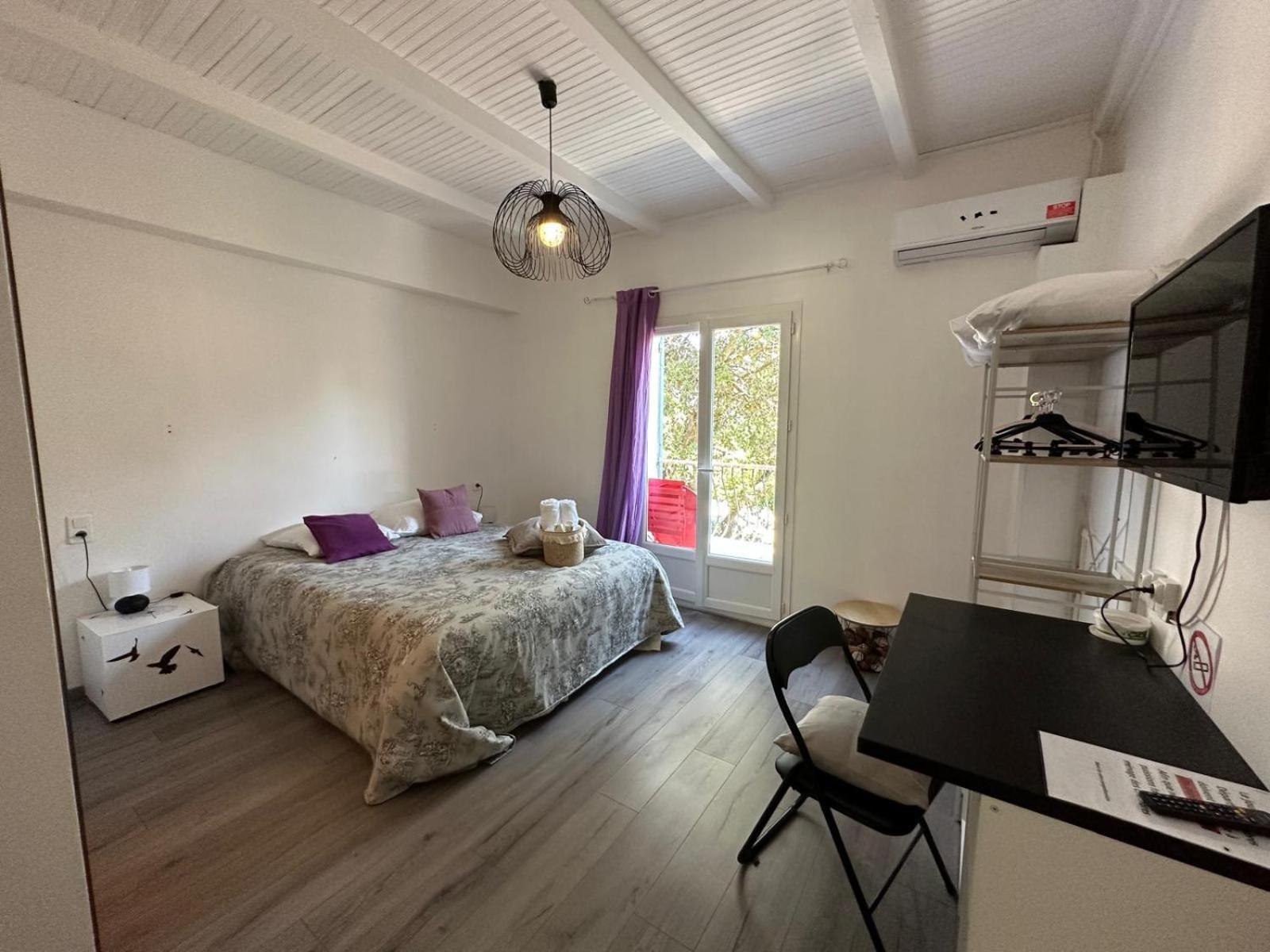 Ginasservis L'Hotel Du Bastier מראה חיצוני תמונה