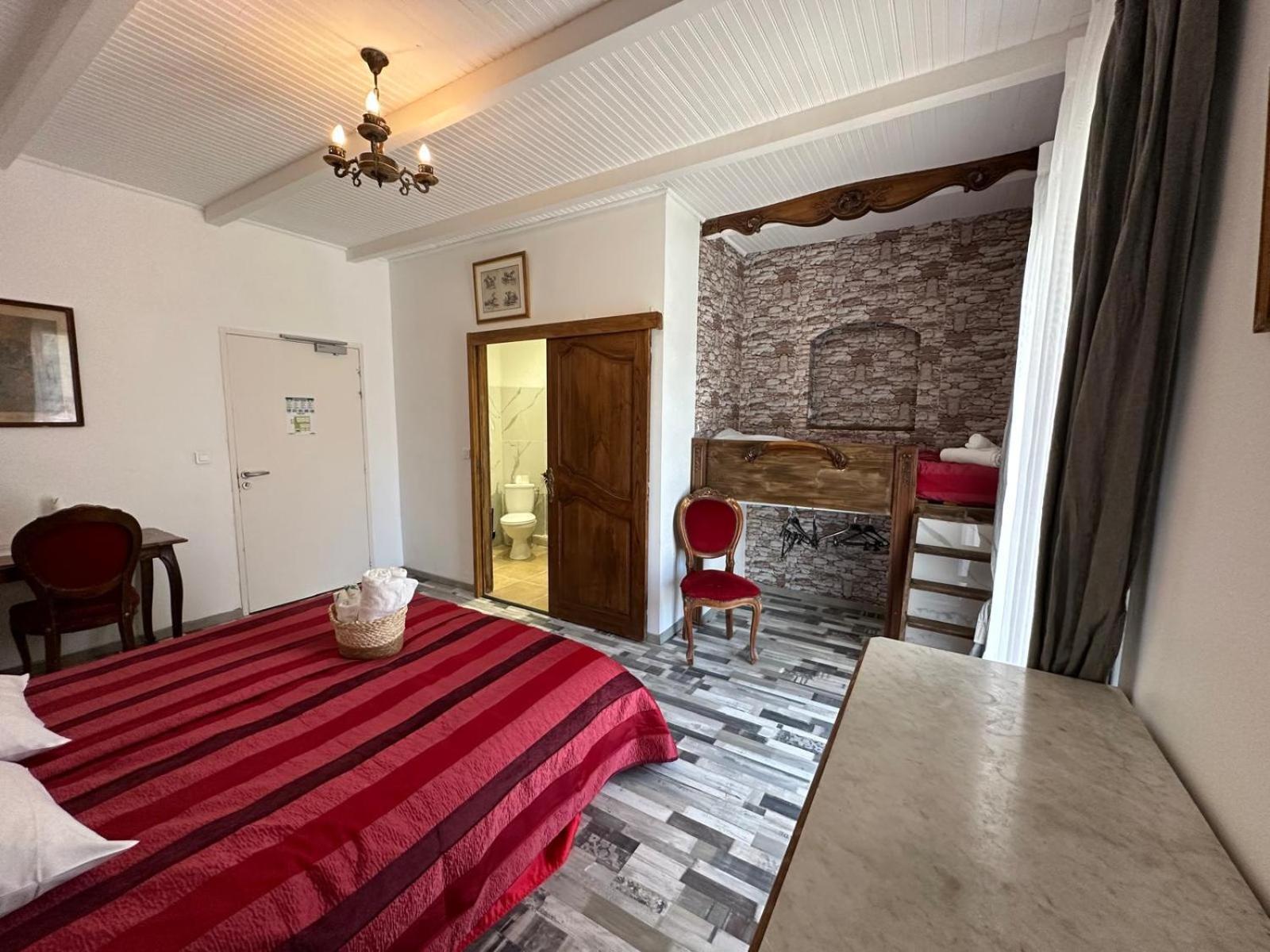 Ginasservis L'Hotel Du Bastier מראה חיצוני תמונה